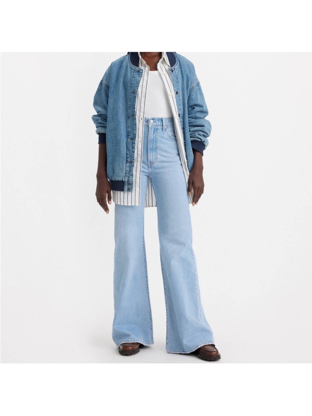 Levis Ribcage Bell Jeans size 26